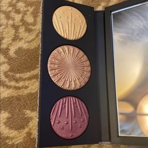 M.A.C Cosmetics Powder Highlighters